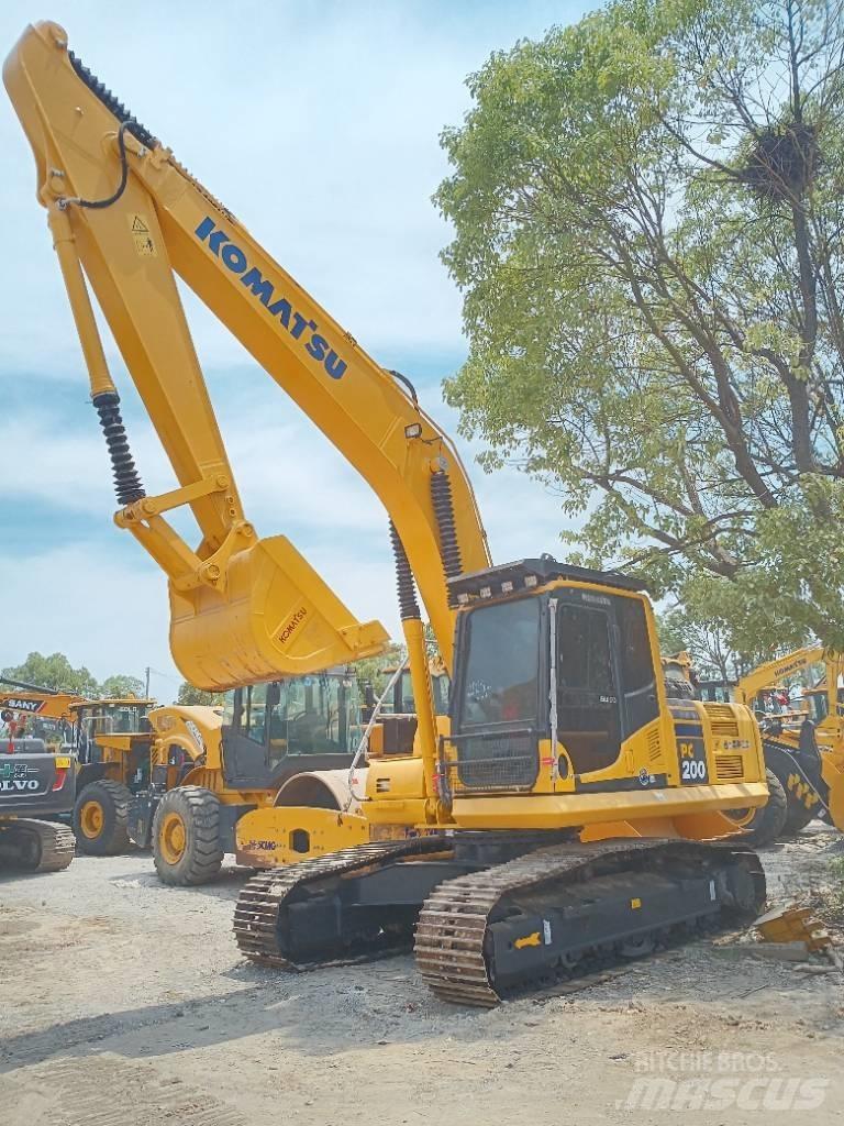 Komatsu PC 200 대형 굴삭기 29톤 이상