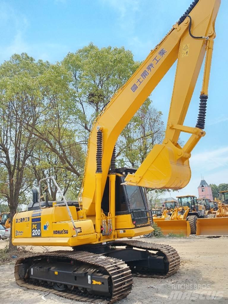 Komatsu PC 200 대형 굴삭기 29톤 이상