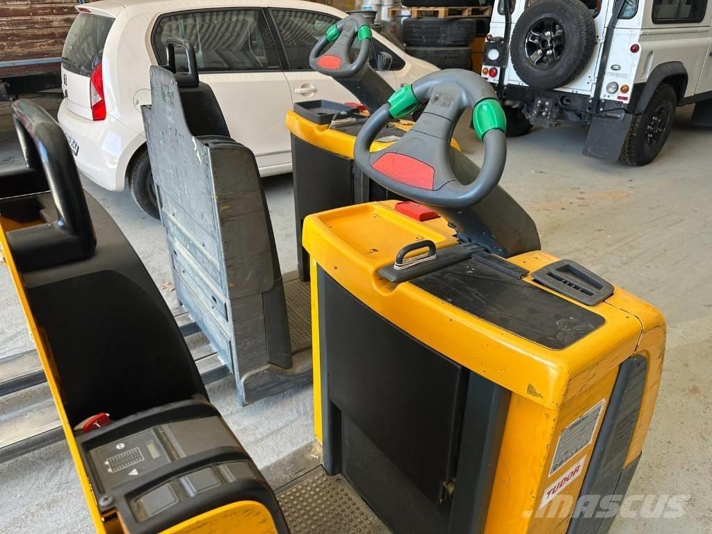 Jungheinrich ECE 225 경량 리프터