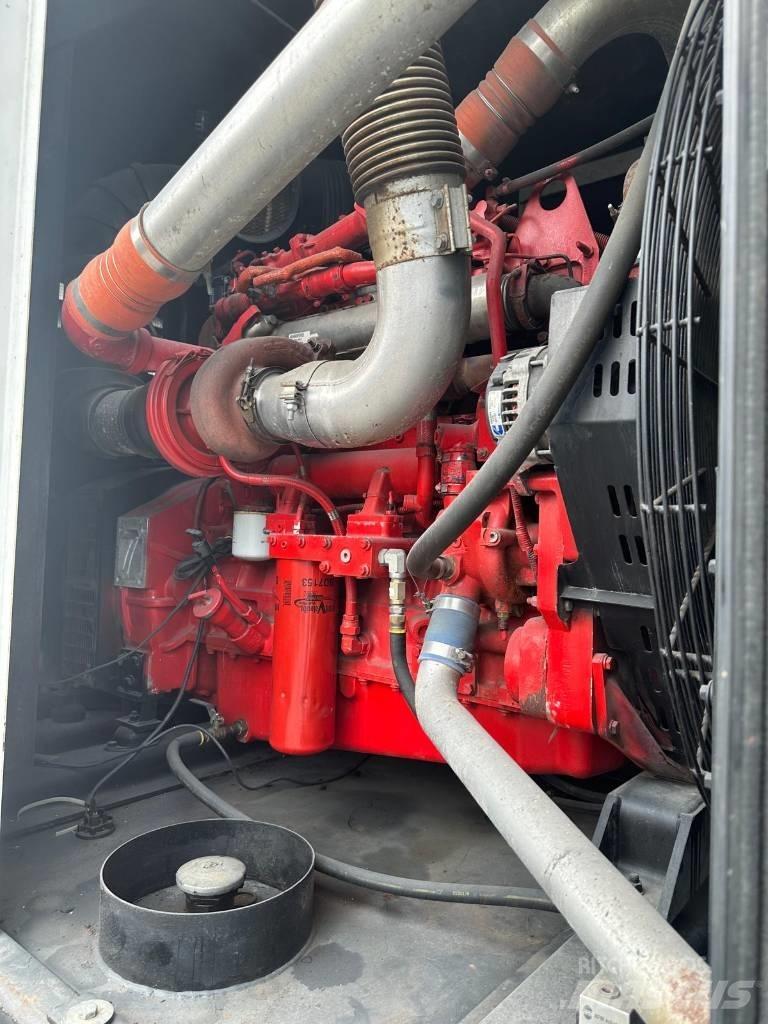 Cummins C300D6R 디젤 발전기