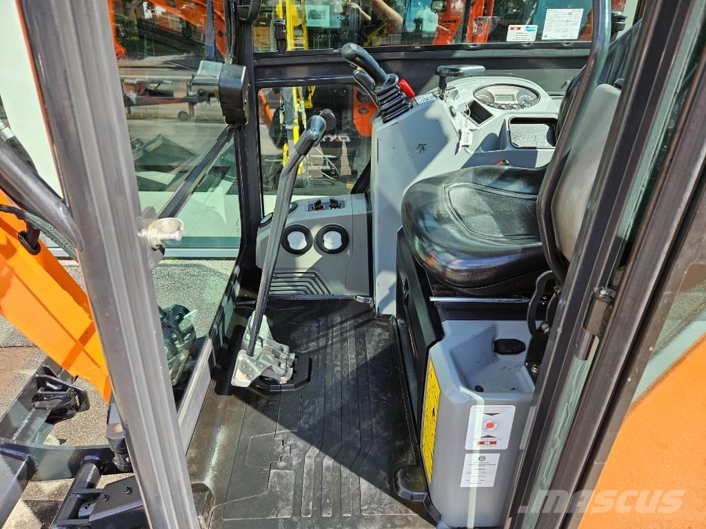 Doosan DX 19 소형 굴삭기 7톤 미만