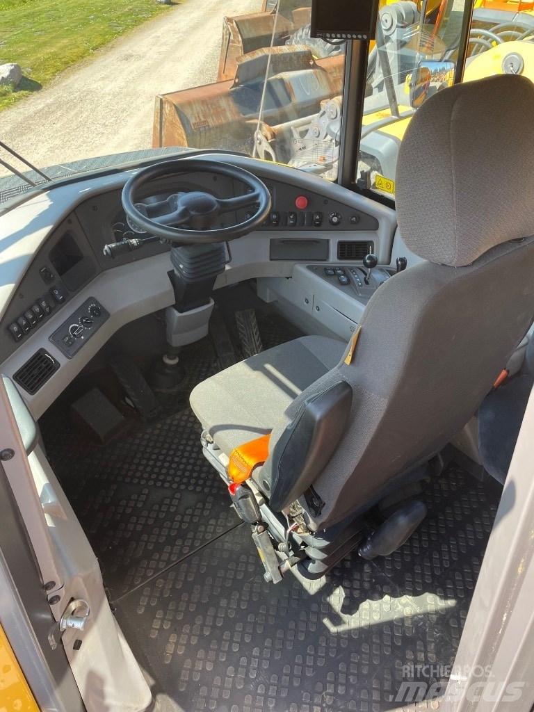 Volvo A30G 연결식 홀러
