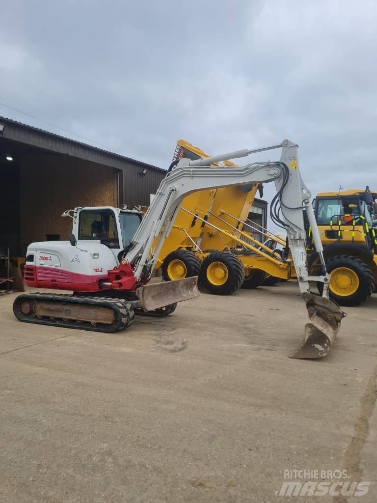 Takeuchi TB 290 중형굴삭기 7톤-28톤
