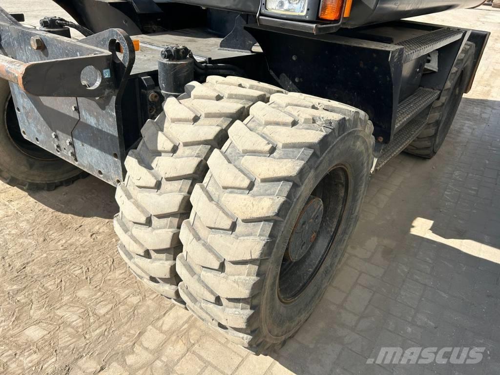 Hitachi ZX 140 W-5B  휠 굴삭기