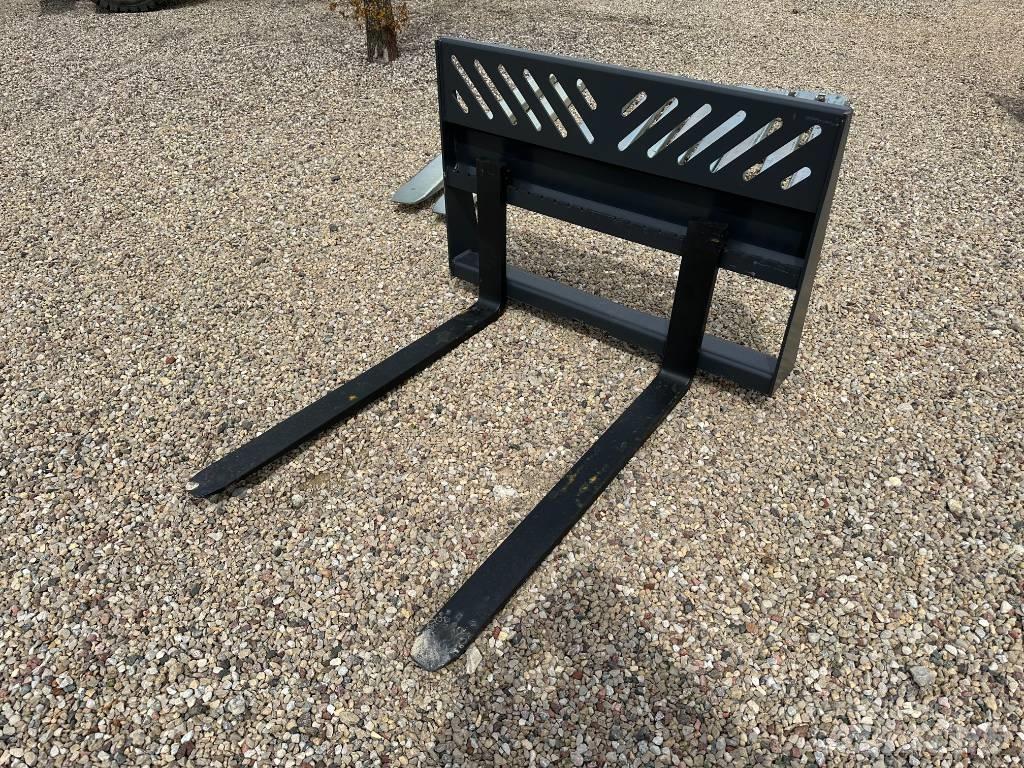 Bobcat Pallet forks 지게차
