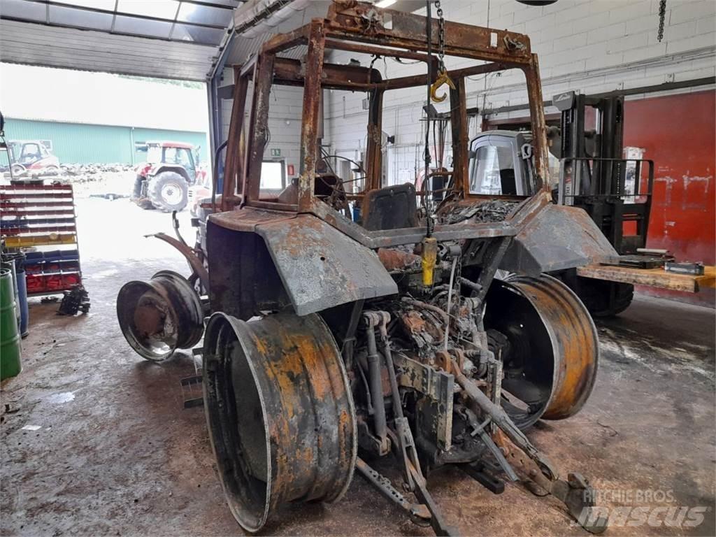 Ford 8240 트랙터