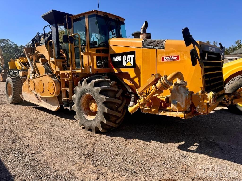 CAT RM 300 아스팔트 리사이클러