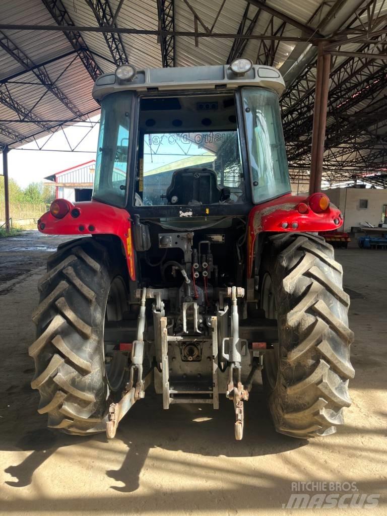 Massey Ferguson 5435 트랙터
