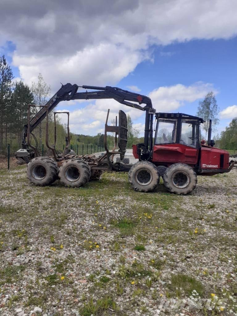 Valmet 820 원목 포워더