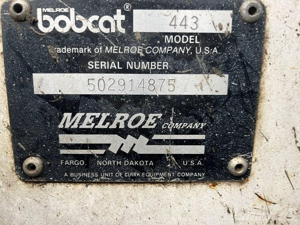 Bobcat 443      V-4129 프론트 로더 및 굴착기