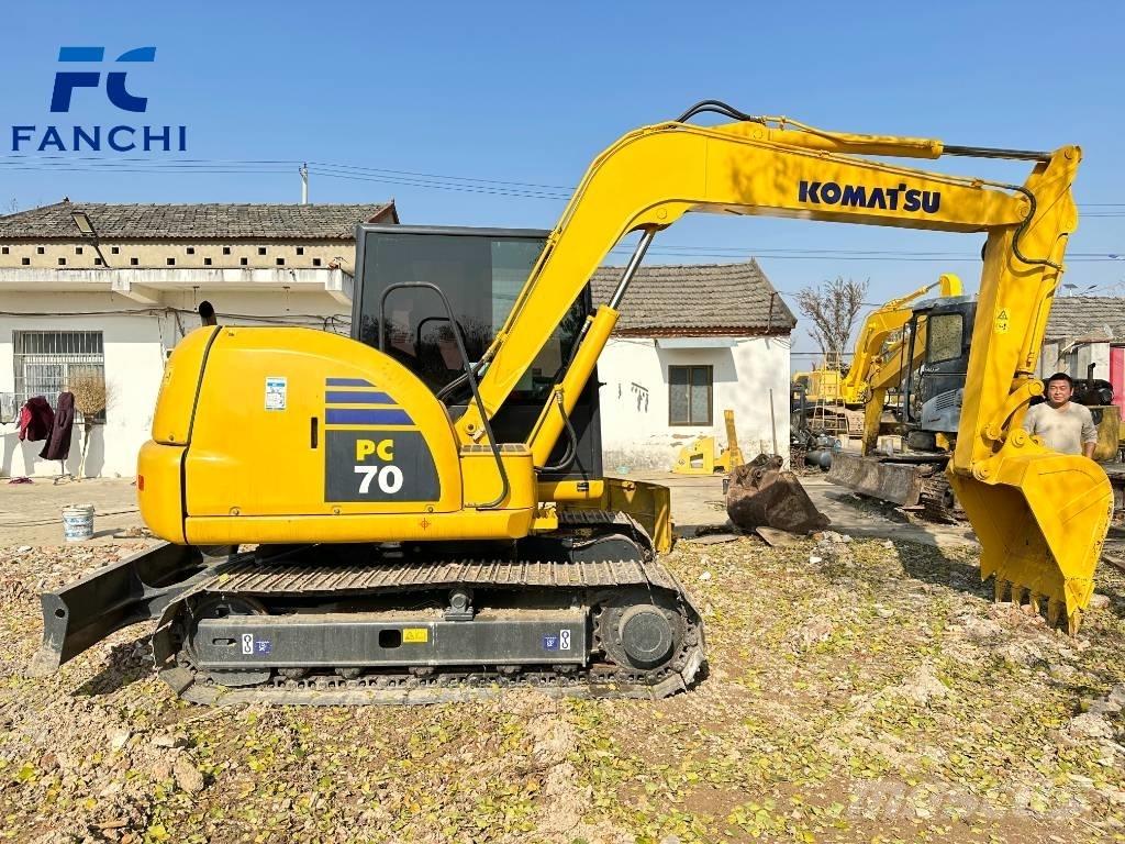 Komatsu PC 70 대형 굴삭기 29톤 이상