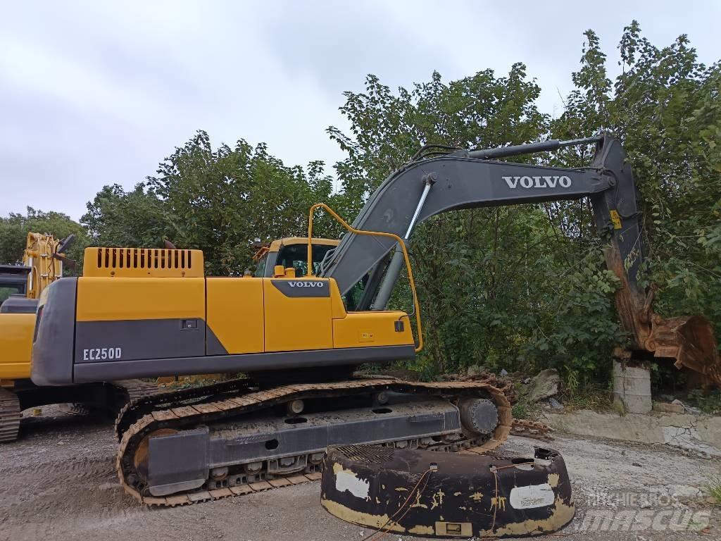 Volvo EC 250 대형 굴삭기 29톤 이상