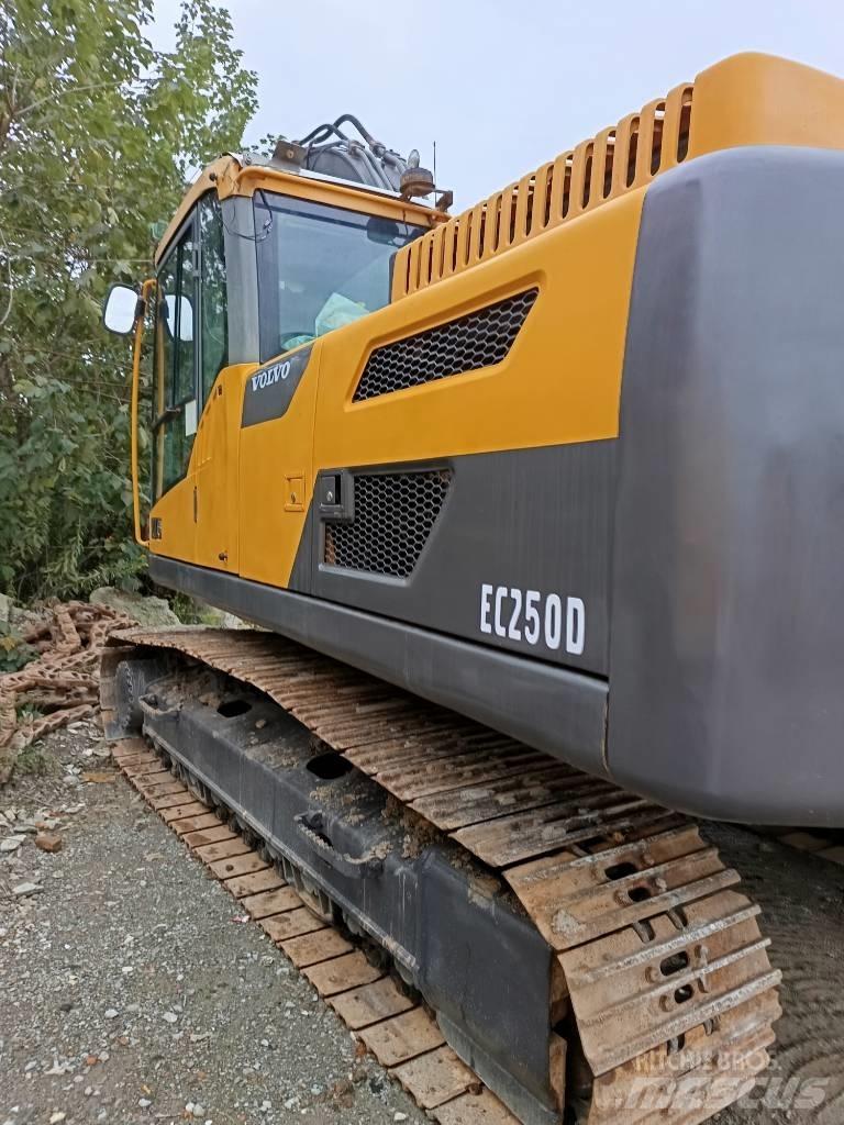Volvo EC 250 대형 굴삭기 29톤 이상