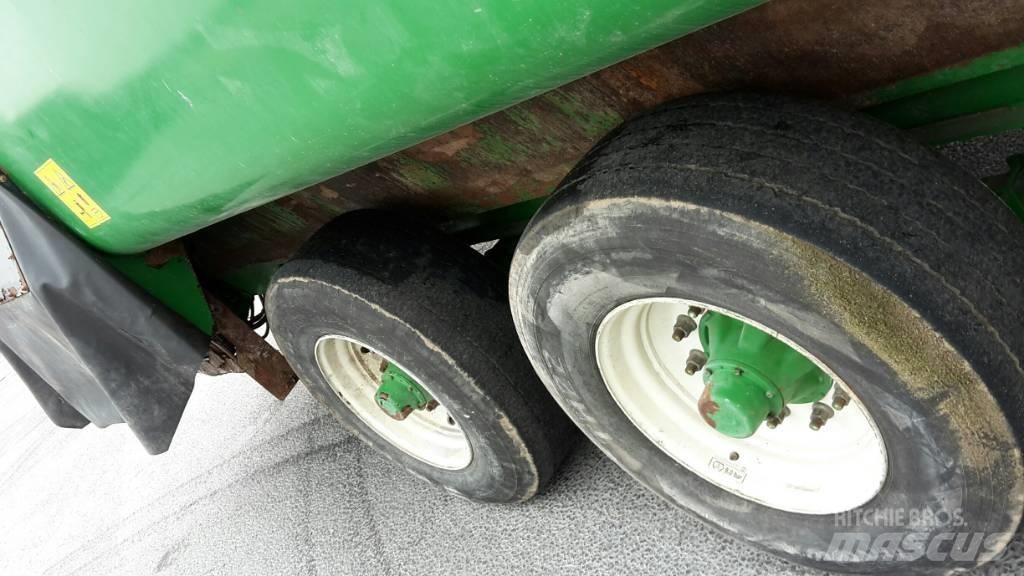 Keenan MF-400 사료 공급기