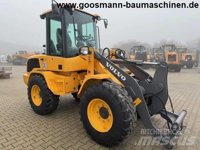 Volvo L 30 G  휠로우더