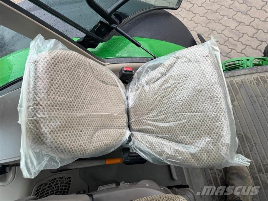 John Deere 6R 215 트랙터