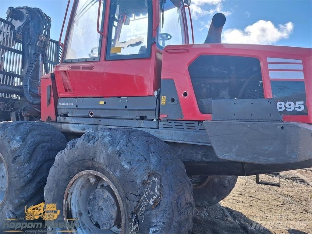 Komatsu 895 원목 하베스터