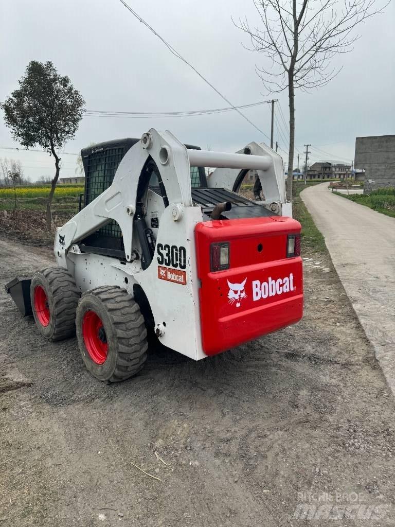 Bobcat S 300  스키드로더