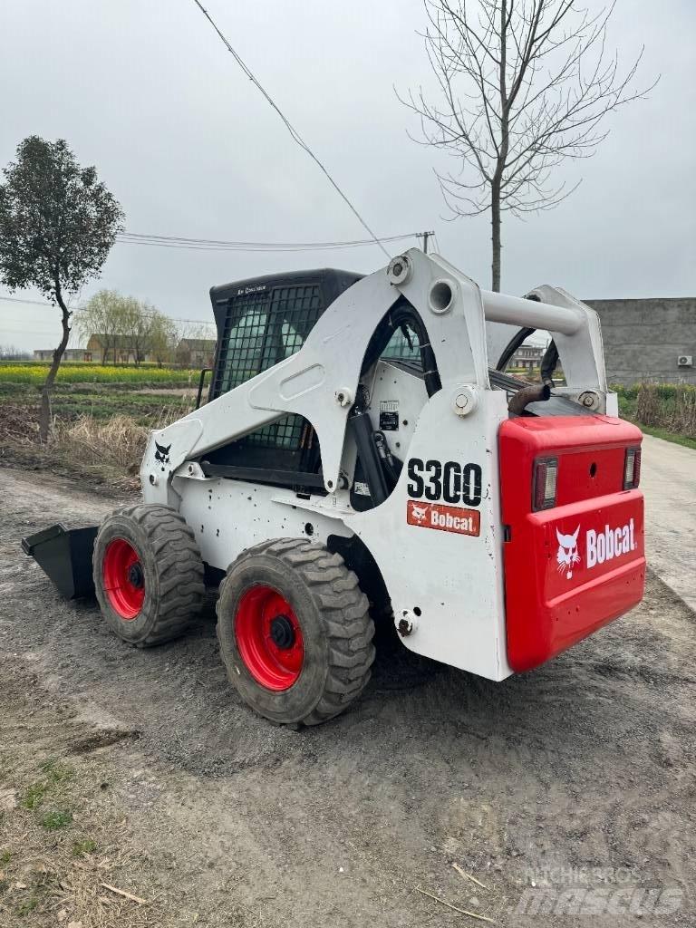 Bobcat S 300  스키드로더