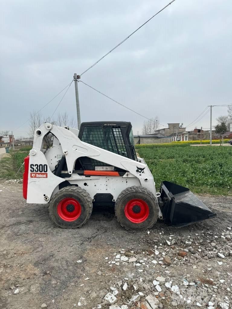 Bobcat S 300  스키드로더