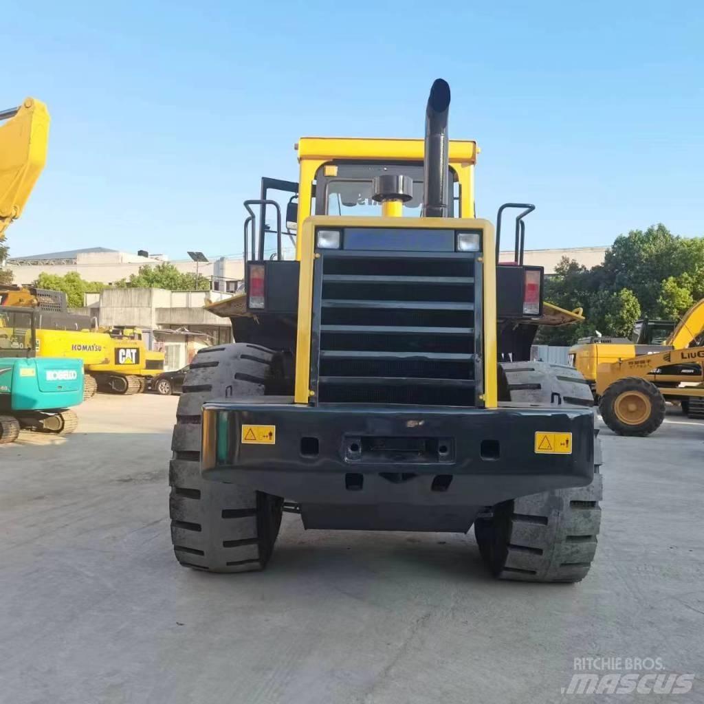 Komatsu WA 320-5  휠로우더