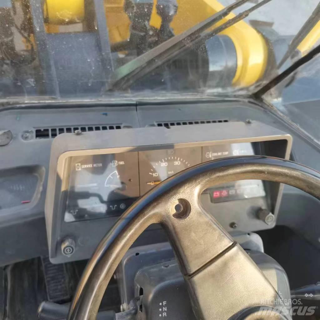 Komatsu WA 320-5  휠로우더