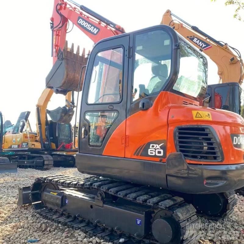 Doosan dx60 대형 굴삭기 29톤 이상