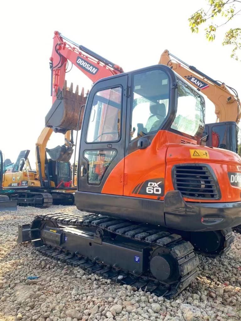 Doosan dx60 대형 굴삭기 29톤 이상