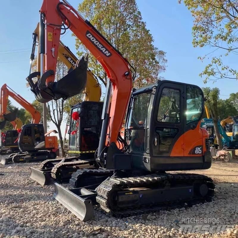 Doosan dx60 대형 굴삭기 29톤 이상