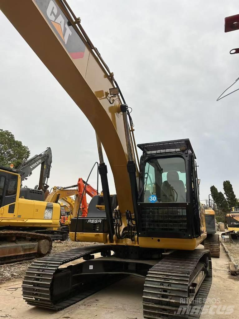 CAT 320 D 대형 굴삭기 29톤 이상