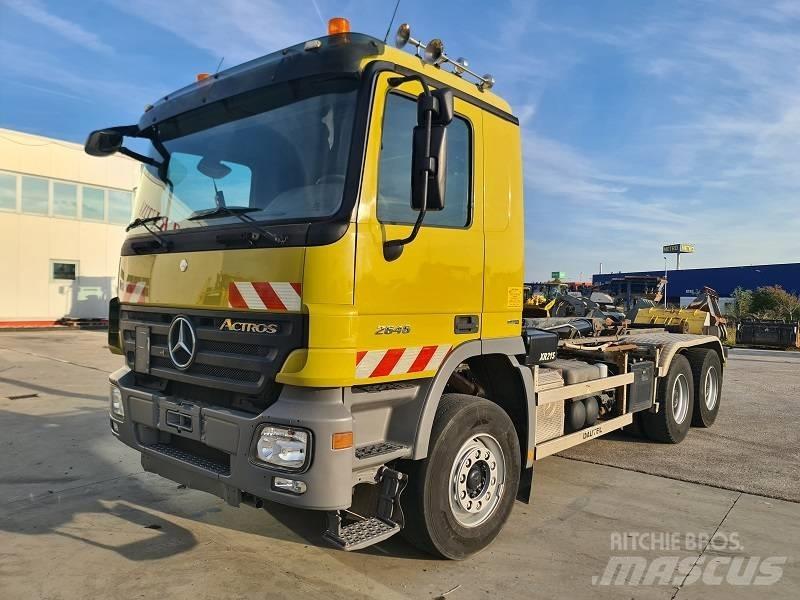 Mercedes-Benz DB2646 훅 리프트 트럭