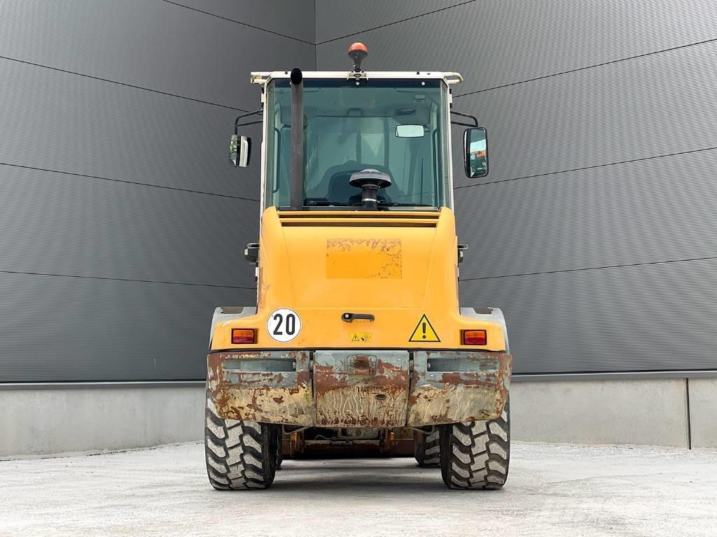 Liebherr L 506  휠로우더
