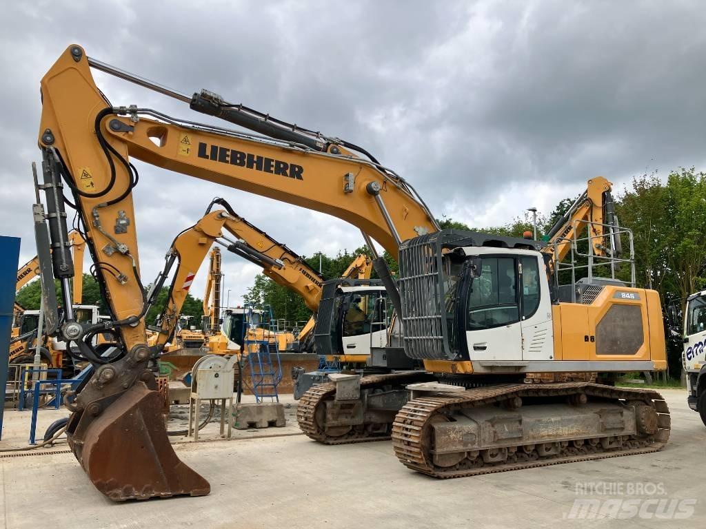 Liebherr R 945 대형 굴삭기 29톤 이상