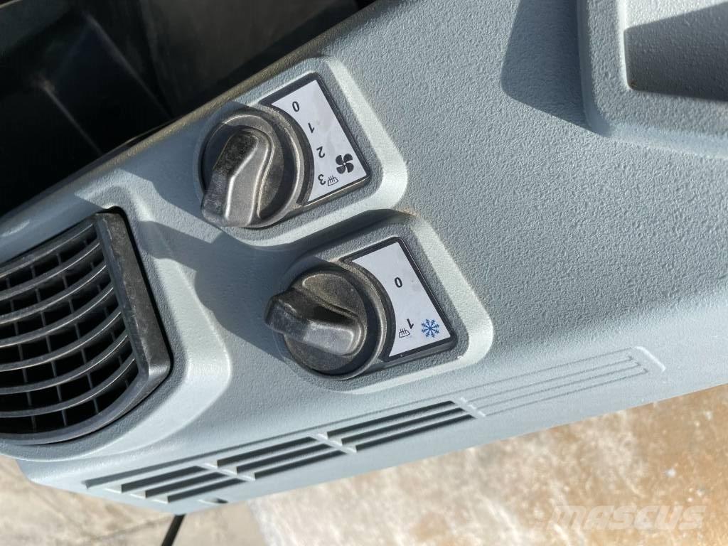 Bomag BW 213 D-5 싱글 드럼 롤러