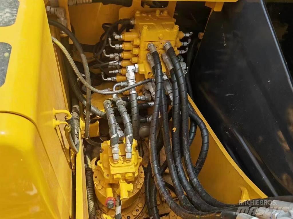 Komatsu PC 130 LC-7 대형 굴삭기 29톤 이상