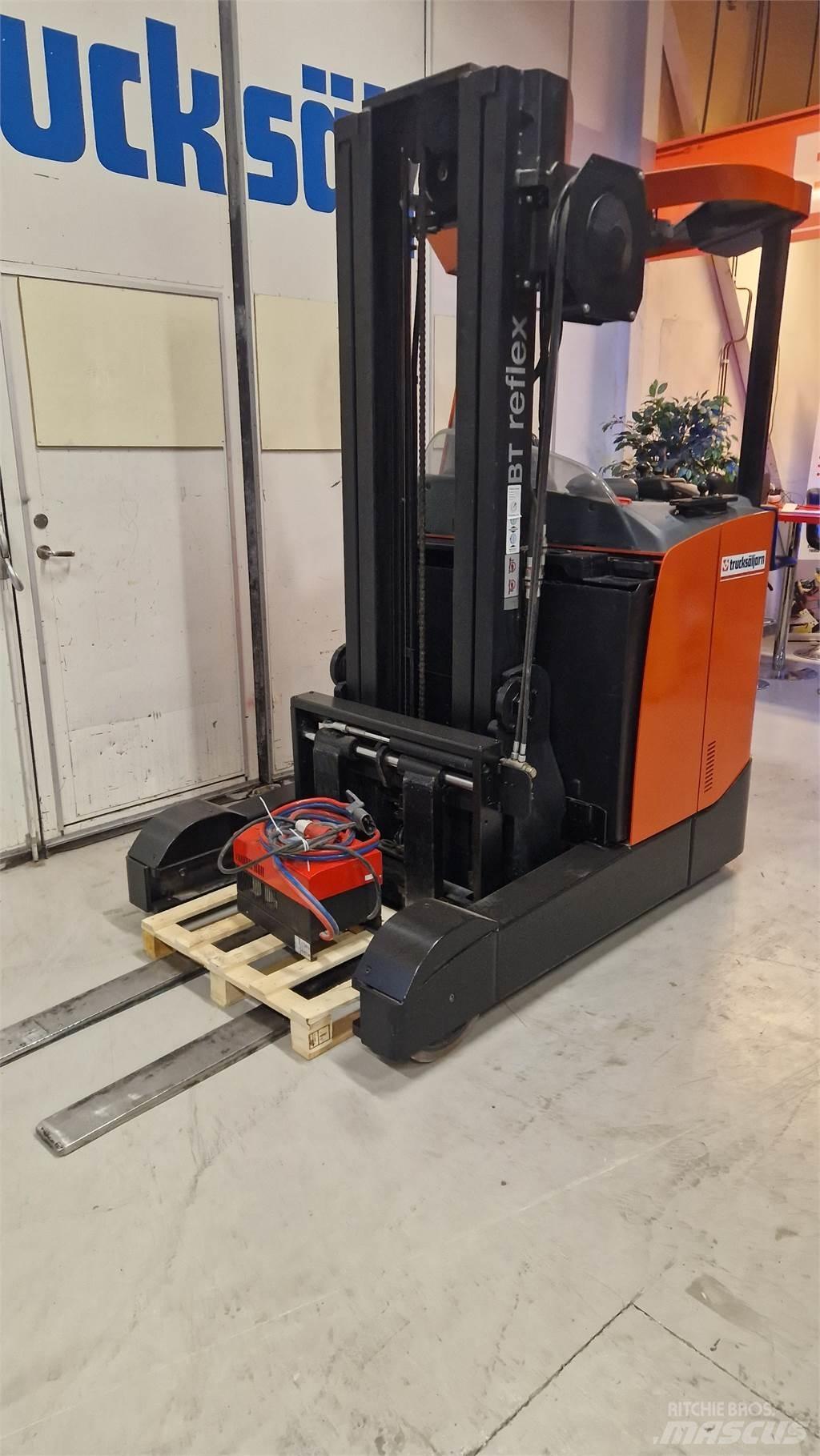 BT RRE200E 리치 트럭
