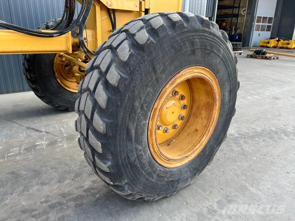 CAT 140K 그레이더