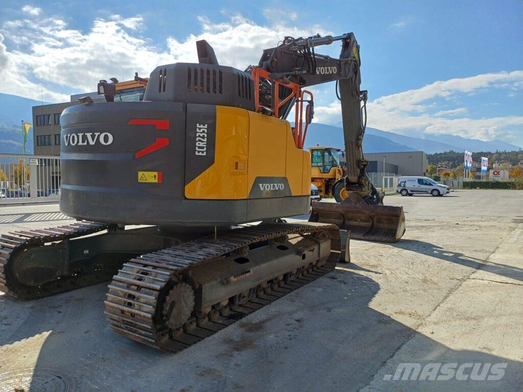 Volvo ECR235EL 대형 굴삭기 29톤 이상