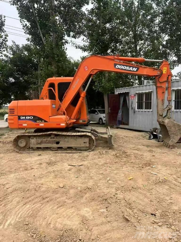 Doosan DH 80 대형 굴삭기 29톤 이상