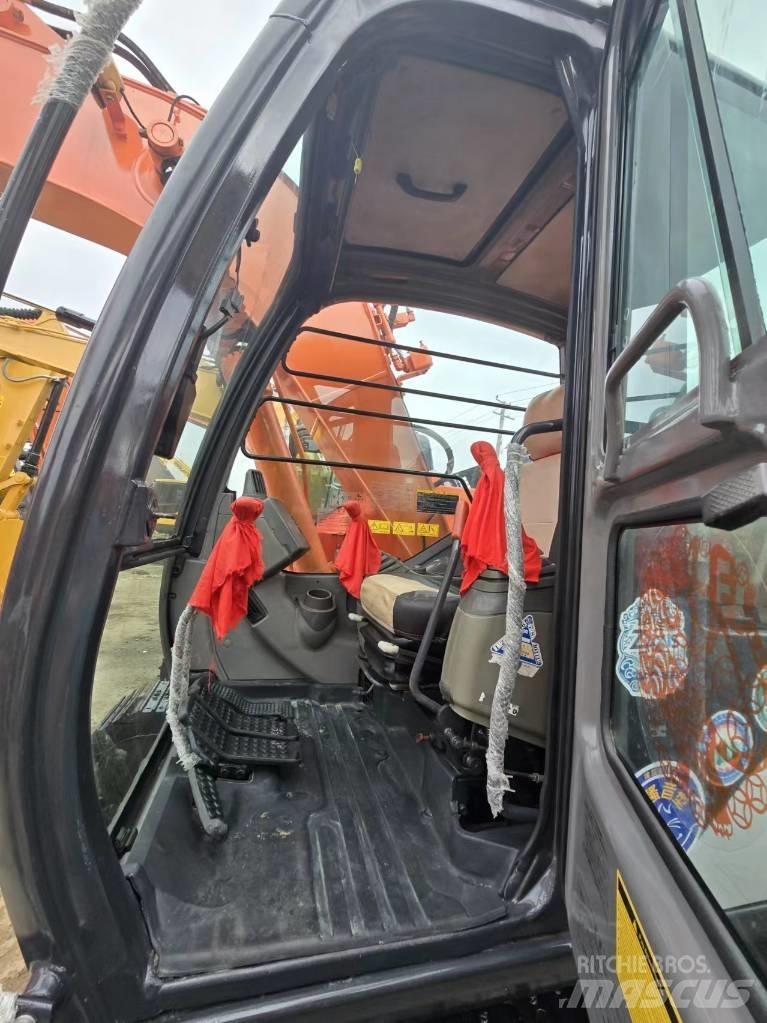 Hitachi ZX 135 US 대형 굴삭기 29톤 이상
