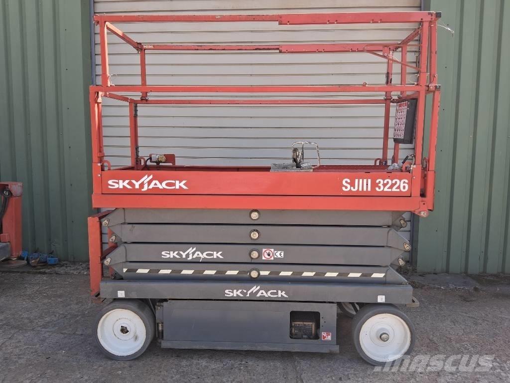 SkyJack SJ III 3226 가위형 리프트