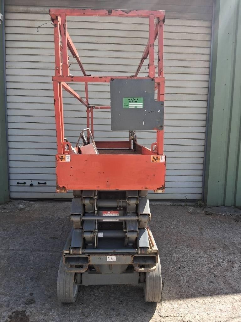SkyJack SJ III 3226 가위형 리프트