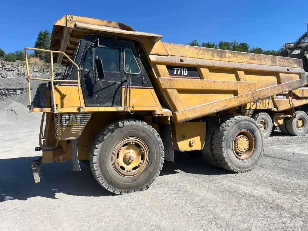 CAT 771D 초대형 덤프 트럭