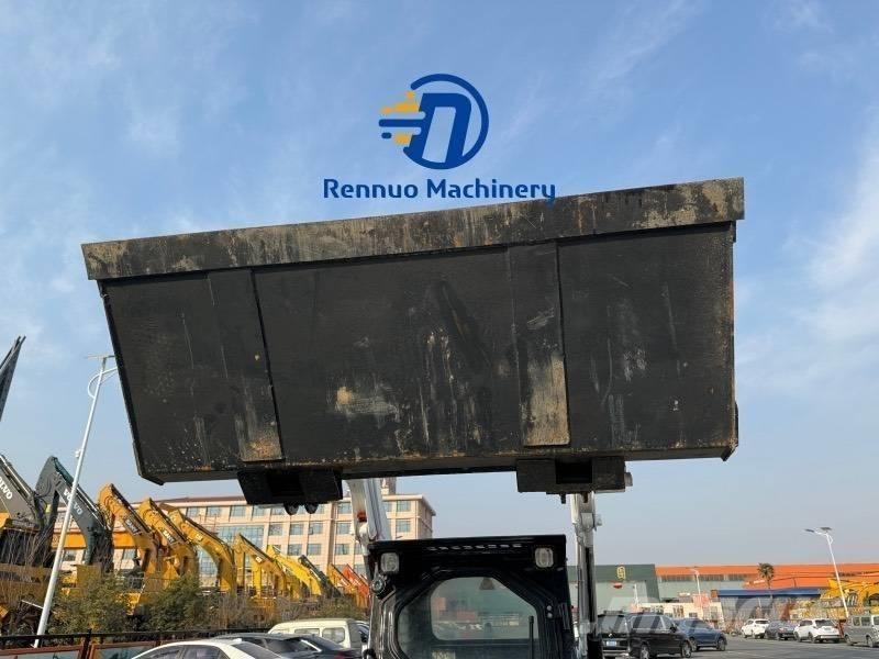 Bobcat S 130  스키드로더