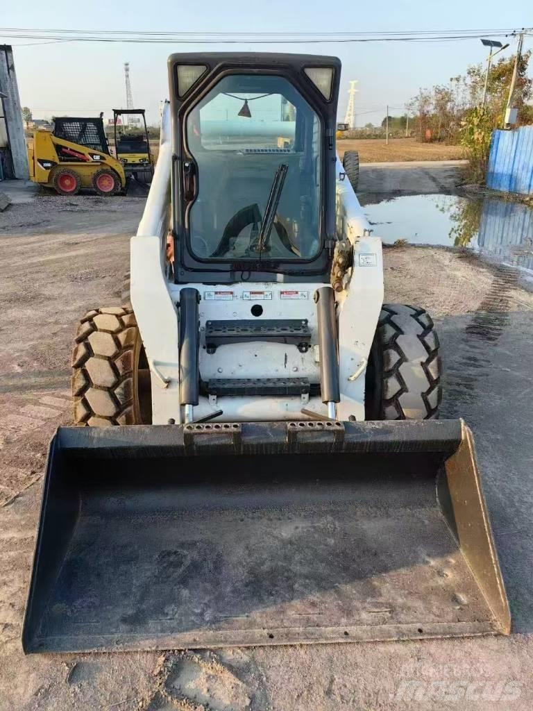 Bobcat S 300  스키드로더