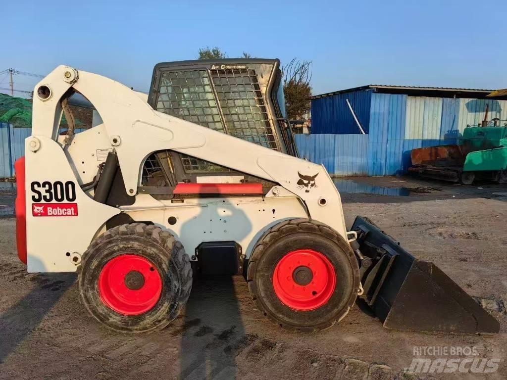Bobcat S 300  스키드로더