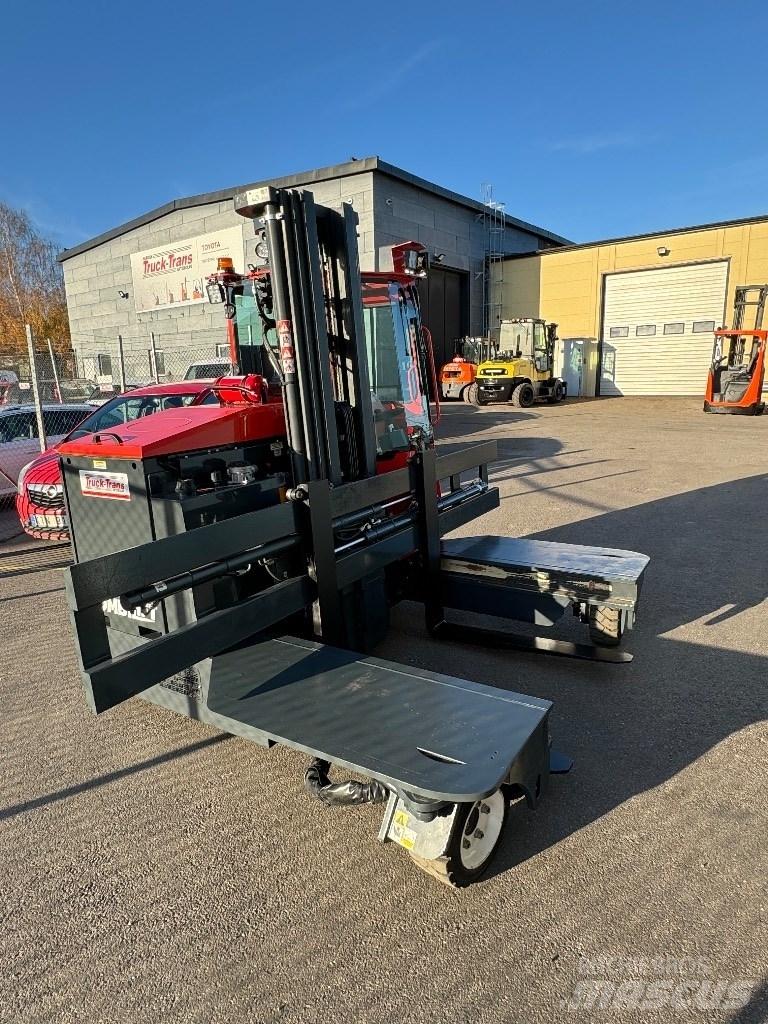 Combilift C3000ET 4방향 리치트럭