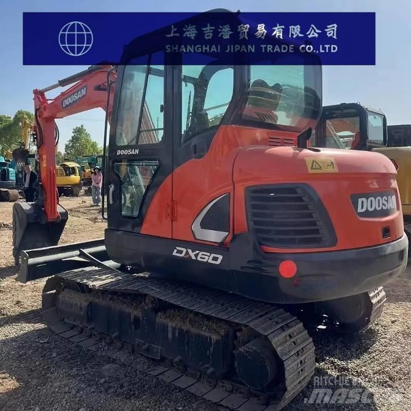 Doosan DX 60 대형 굴삭기 29톤 이상
