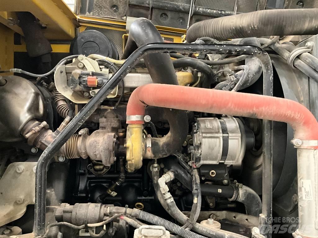 Neuson EW 100  휠 굴삭기