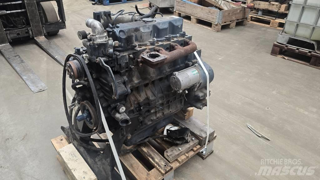 Kubota V2403 엔진